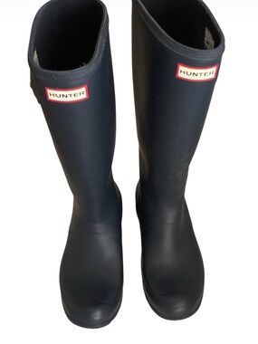 Hunter Navy Tall Rain Boots with Red Logo Trim Sz 7